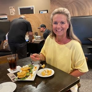 Meet your Posher, Kelly